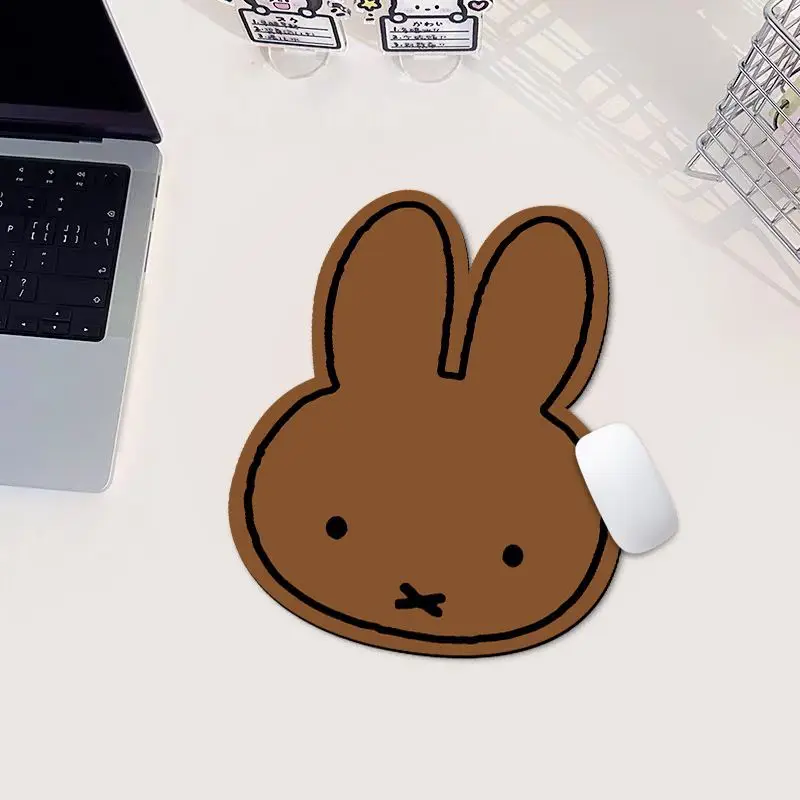 Kawaii Miffy Hasenförmiges Mau – Esports Gaming Desk Bewertung und Preis